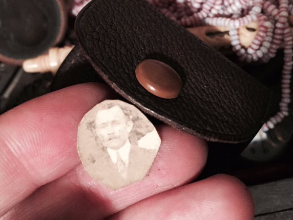 In that same leather strap, there is a tiny faded picture #MadeleineprojectEN https://t.co/XPUOgXyzb8